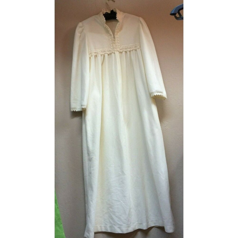 Vintage Vassarette Womens Sleepwear Long Maxi Gown Dress Long Sleeve Lace White